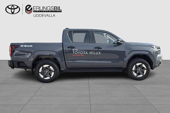 Toyota HiLux 13 of 19