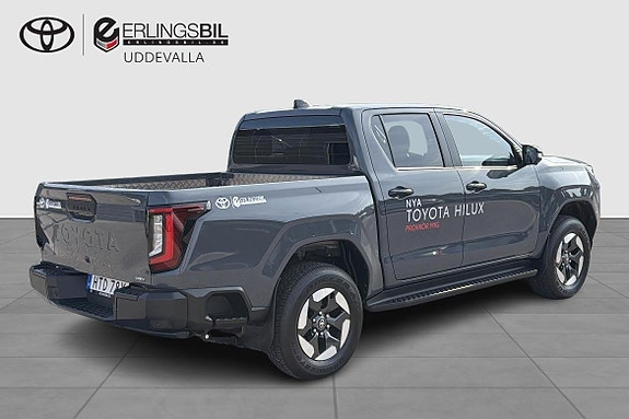 Toyota HiLux 14 of 19