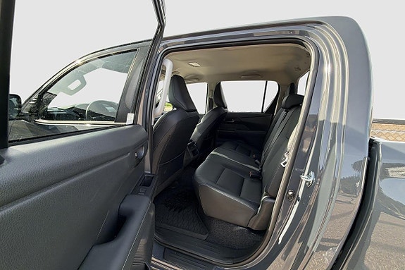 Toyota HiLux 8 of 19