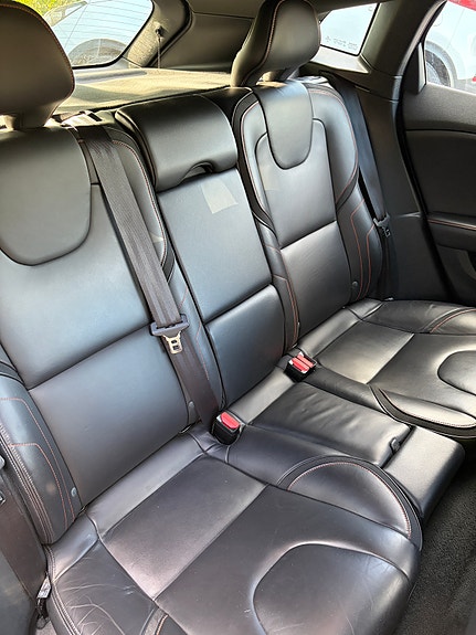 Volvo V40 9 of 11