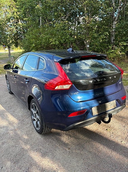 Volvo V40 3 of 11