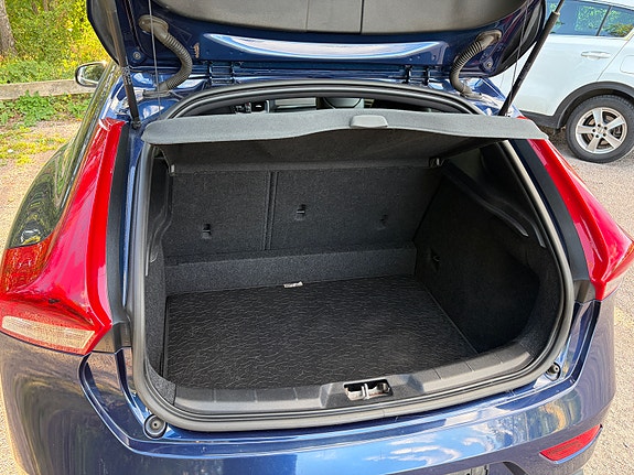 Volvo V40 11 of 11
