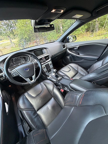 Volvo V40 7 of 11