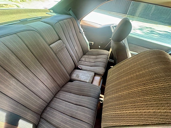 Mercedes-Benz 230 CE 10 of 18