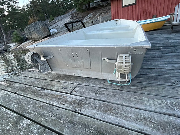 Marine 12M – mycket fin aluminiumbåt med åror och akterspegelhjul 3 of 3