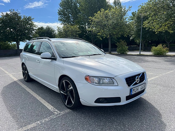 Volvo V70 2 of 11