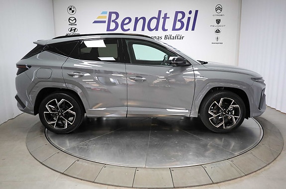 Hyundai Tucson 18 of 28