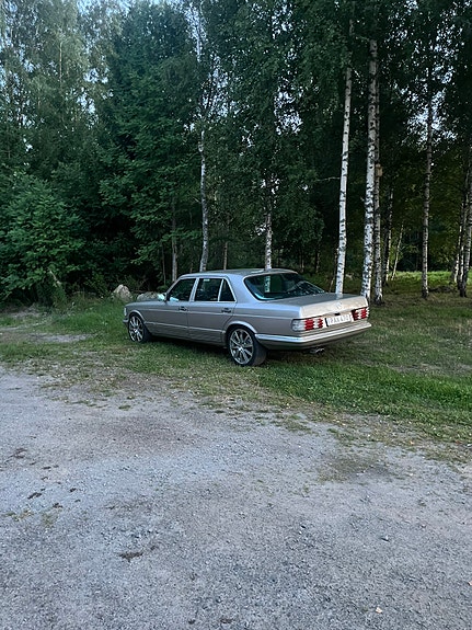 Mercedes-Benz 500 SEL 2 of 7
