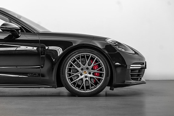 Porsche Panamera GTS 7 of 30