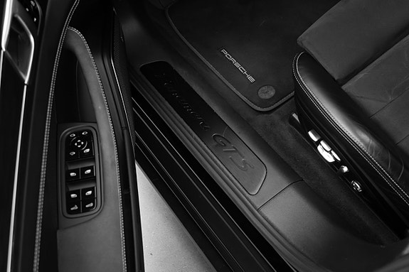 Porsche Panamera GTS 21 of 30