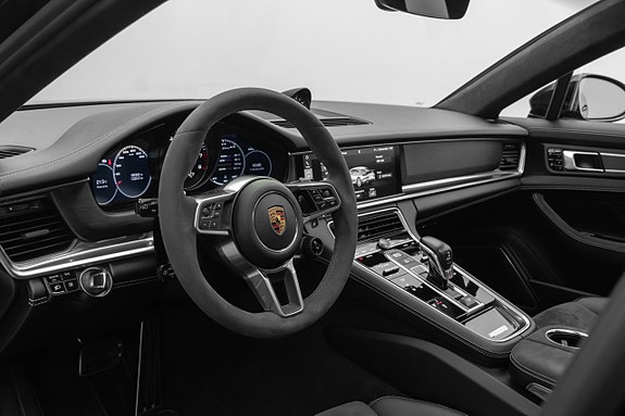 Porsche Panamera GTS 9 of 30