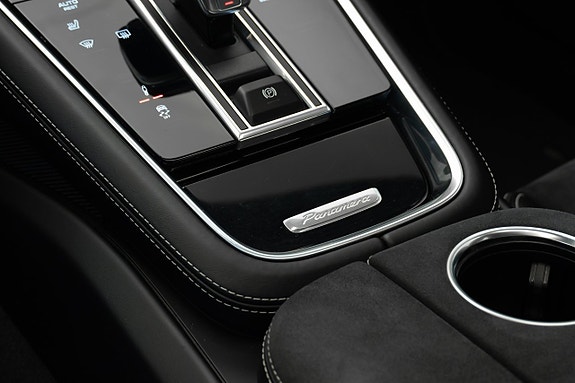 Porsche Panamera GTS 12 of 30