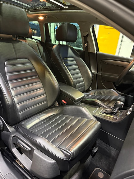 Volkswagen Passat 19 of 28