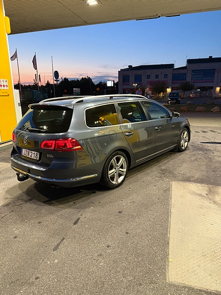 Volkswagen Passat 4 of 28