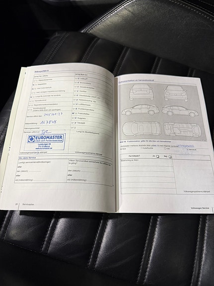 Volkswagen Passat 21 of 28