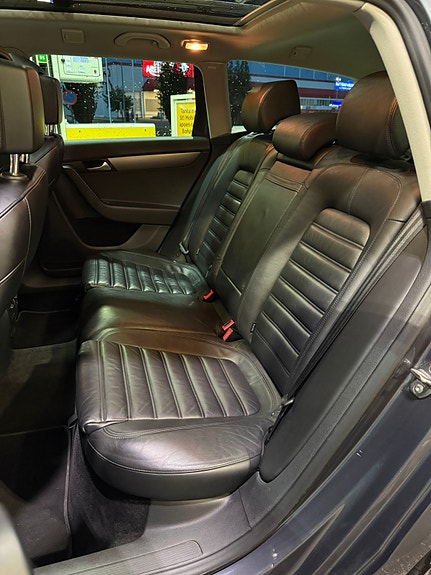 Volkswagen Passat 15 of 28