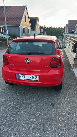 Volkswagen Polo 2 of 8