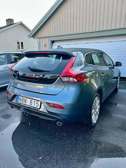 Volvo V40 3 of 7
