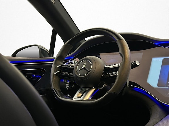 Mercedes-Benz EQE43 16 of 30