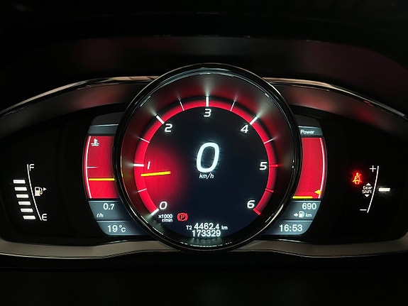 Volvo V70 16 of 20