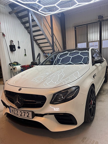 Mercedes-Benz E63 13 of 13