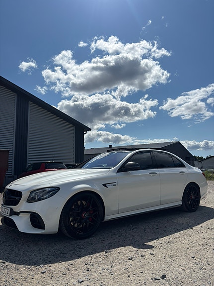 Mercedes-Benz E63 4 of 13