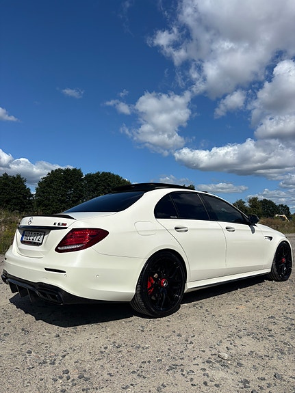 Mercedes-Benz E63 5 of 13