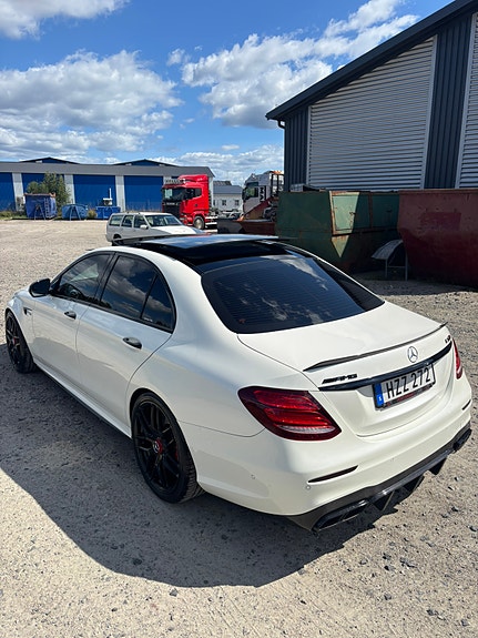 Mercedes-Benz E63 3 of 13