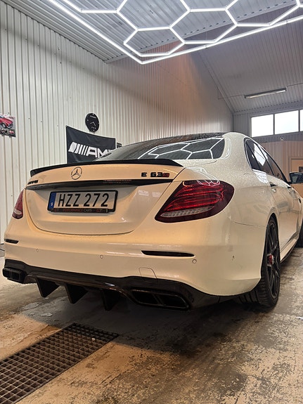 Mercedes-Benz E63 12 of 13