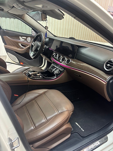 Mercedes-Benz E63 8 of 13