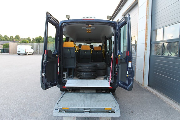 Ford Transit 9 of 17