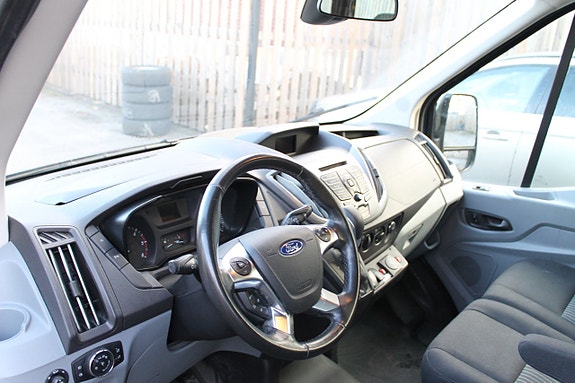 Ford Transit 12 of 17