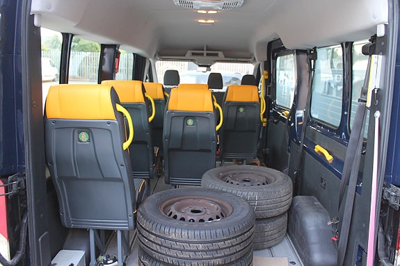 Ford Transit 8 of 17