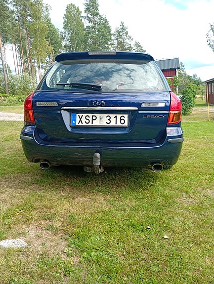 Subaru Legacy 5 of 10