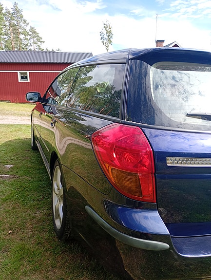 Subaru Legacy 4 of 10