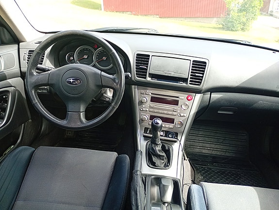 Subaru Legacy 7 of 10