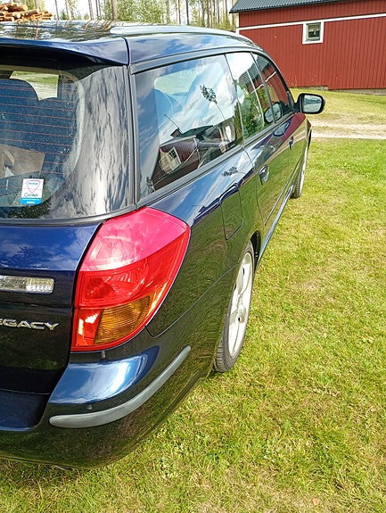 Subaru Legacy 3 of 10