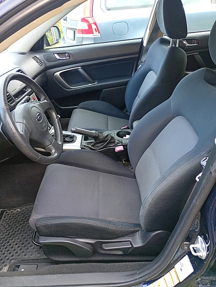 Subaru Legacy 8 of 10