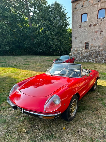 Alfa Romeo Spider 2 of 7