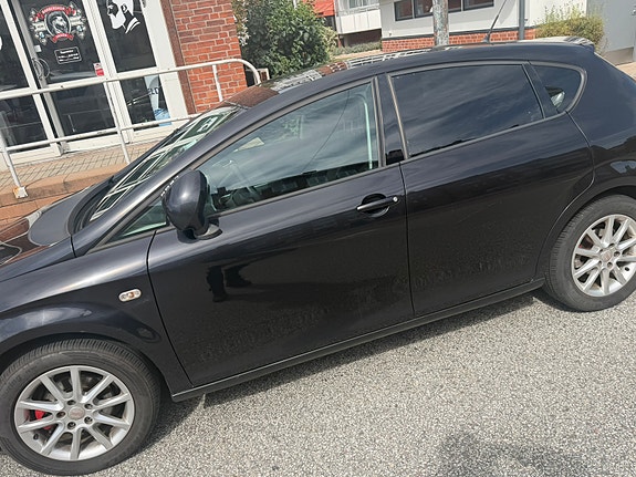 Seat Leon 2 of 12