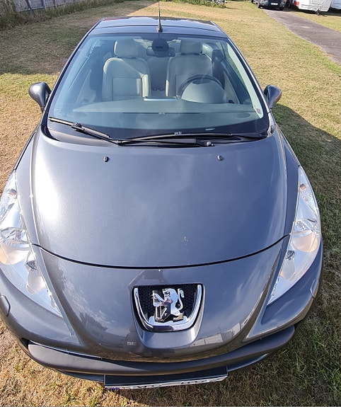 Peugeot 207 CC 4 of 9