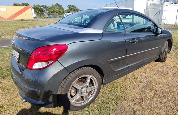 Peugeot 207 CC 3 of 9
