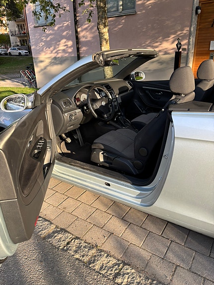 Volkswagen Eos 11 of 15