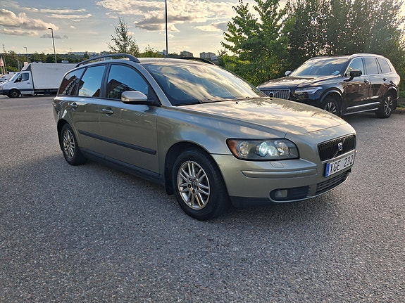 Volvo V50 2 of 9