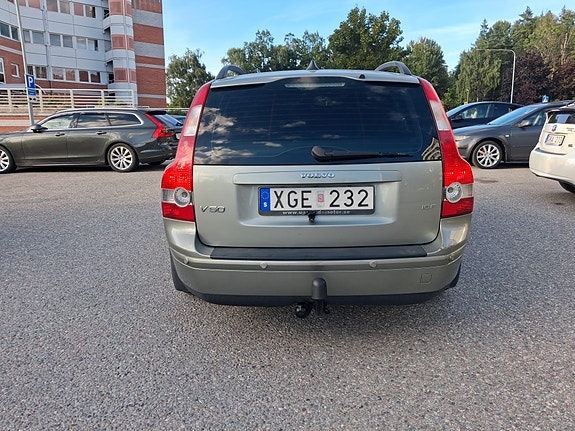 Volvo V50 3 of 9