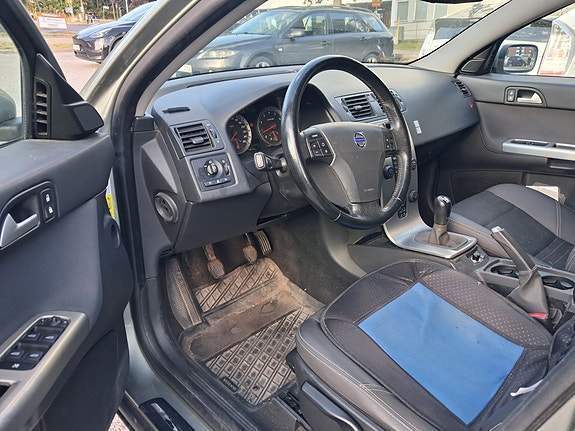 Volvo V50 7 of 9