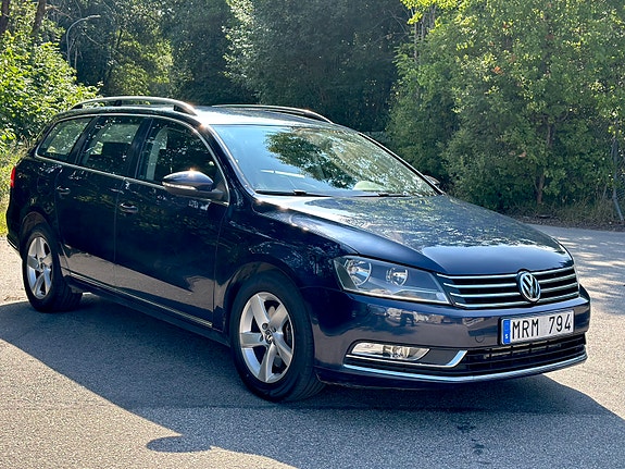 Volkswagen Passat 2 of 6