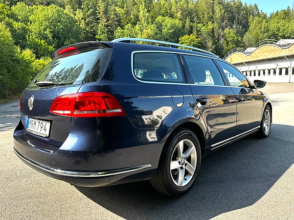 Volkswagen Passat 3 of 6