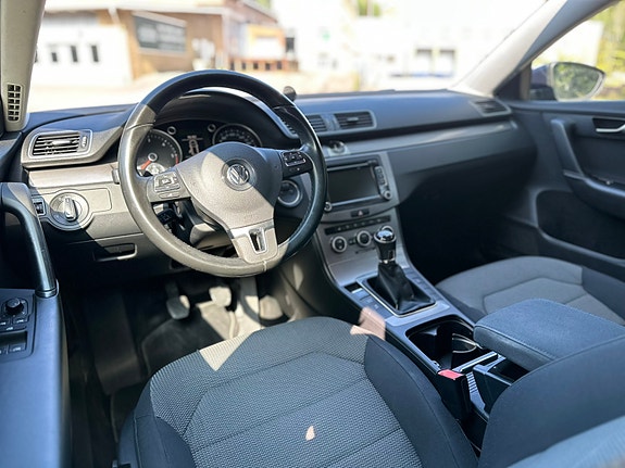 Volkswagen Passat 5 of 6