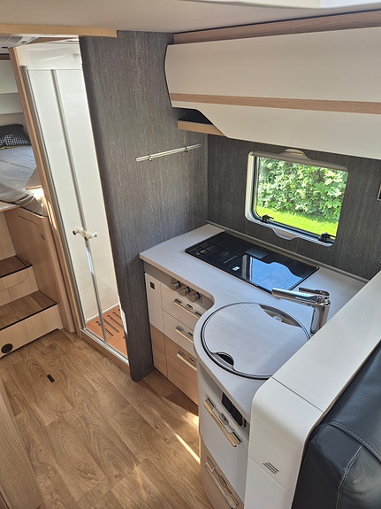 Hymer 780 Masterline 5 sits 6 of 12
